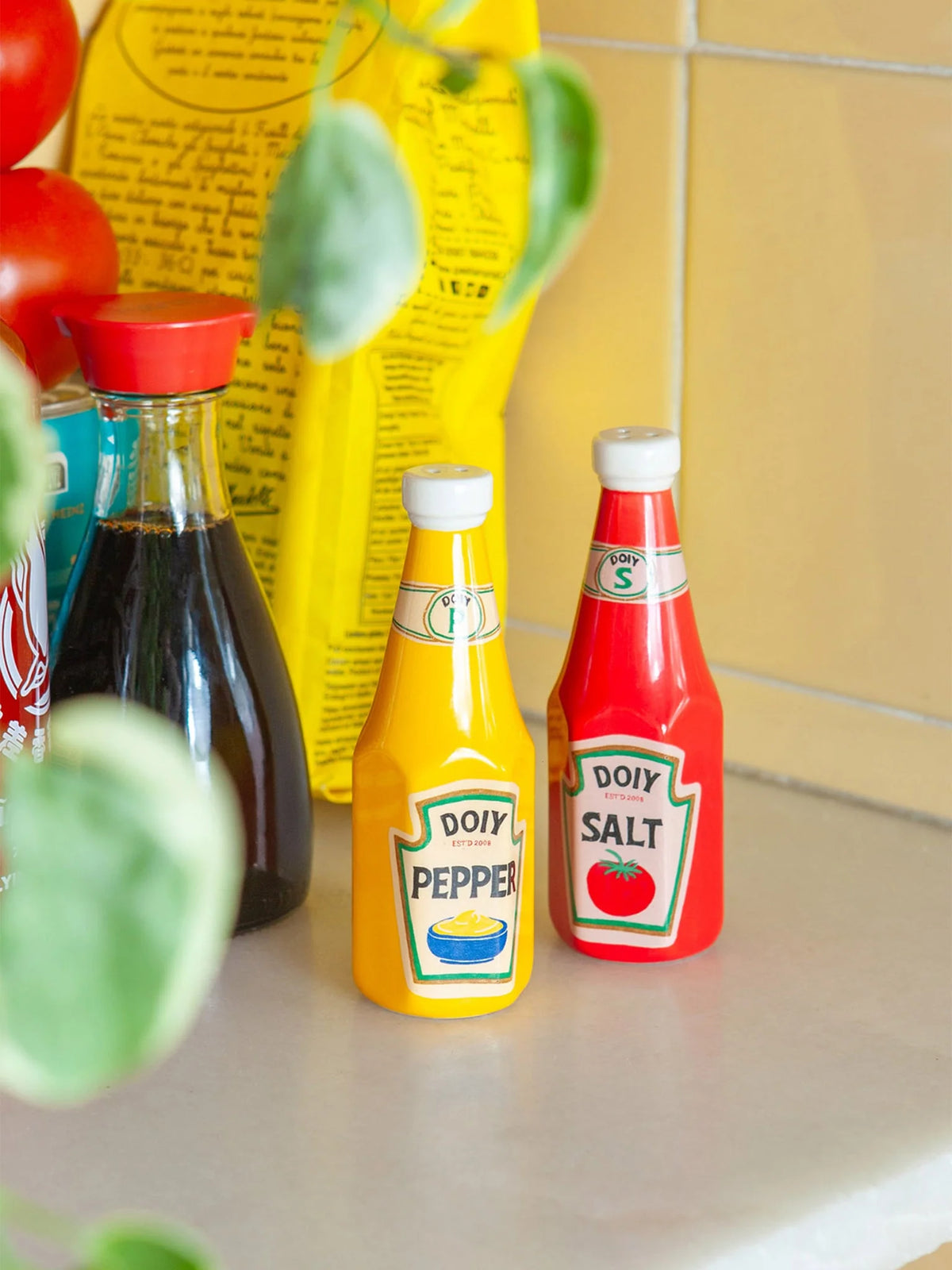 SALERO Y PIMENTERO CORNER SHOP