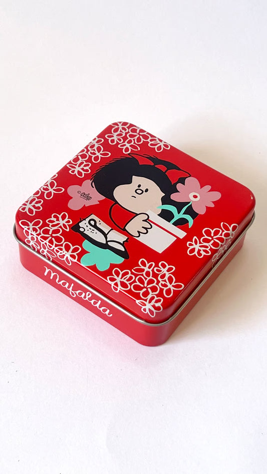Caja metálica Mafalda colección